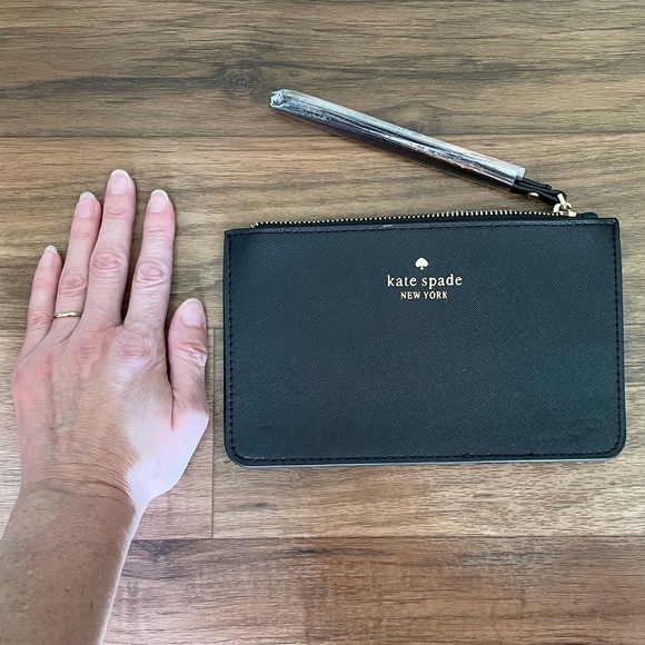 Kate Spade wristlet - Picture 8 of 8
